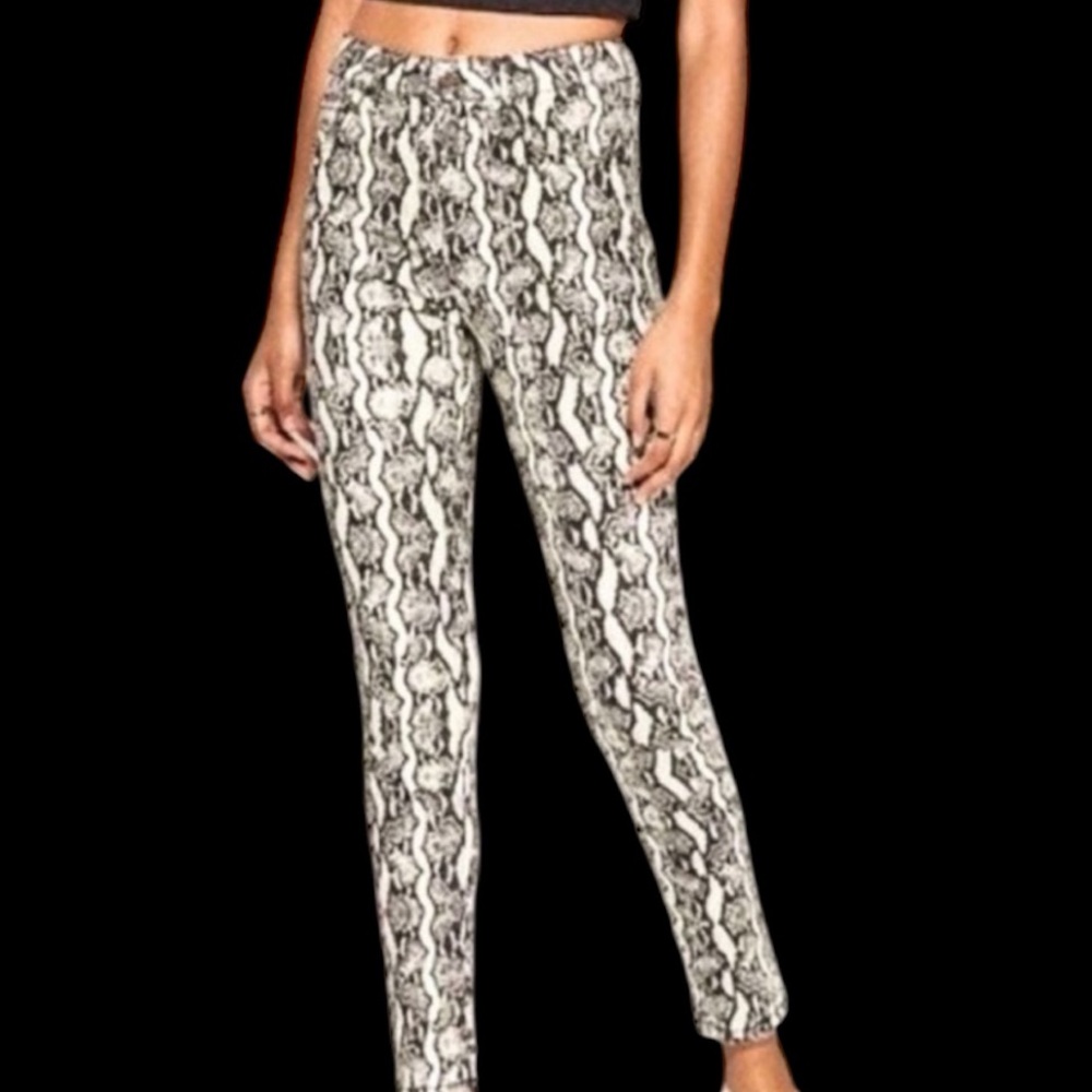 ♦️JEANS♦️SNAKE PRINT JEAN